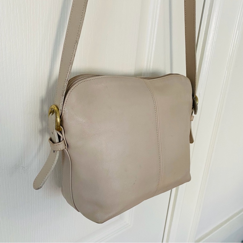 Coach Vintage 1980s Cream Bone Color Leather Crossbody Bag 0592-358 - Picture 3 of 12